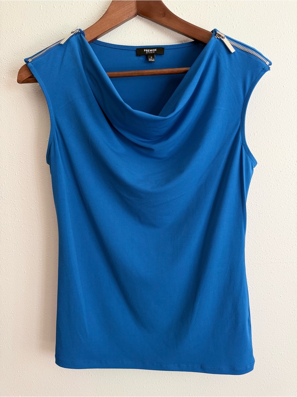 Premise Studio Blue Cowl Neck Top Silver Zipper Shoulders Small